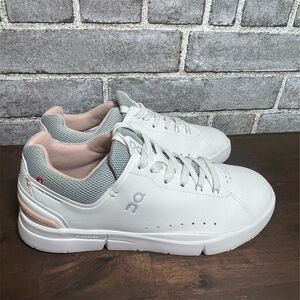 On Women’s THE ROGER Advantage Sneakers White Rose | Size 8